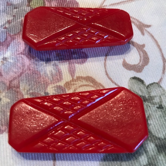 VINTAGE RED LAPEL OR SHOULDER BROOCHES - Picture 6 of 8